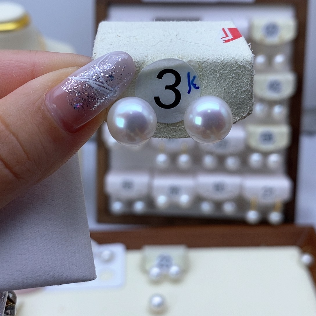 18K金镶嵌淡水珍珠耳饰