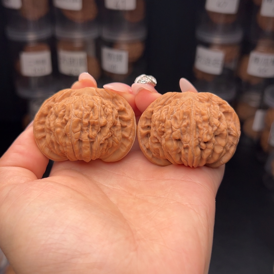 文玩核桃吊坠悸****—四座楼