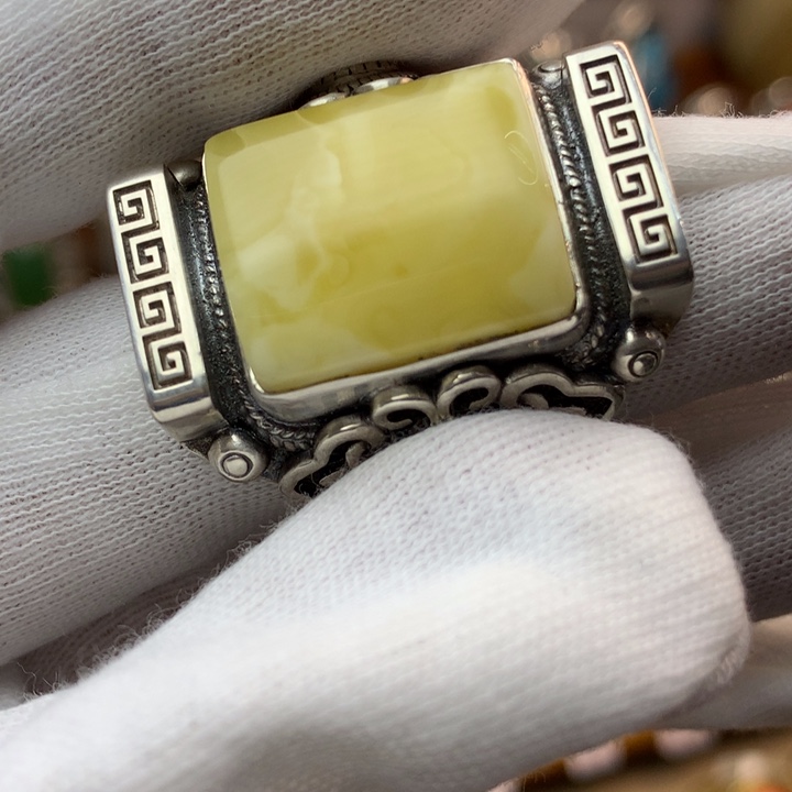 蜜蜡戒指足银镶嵌