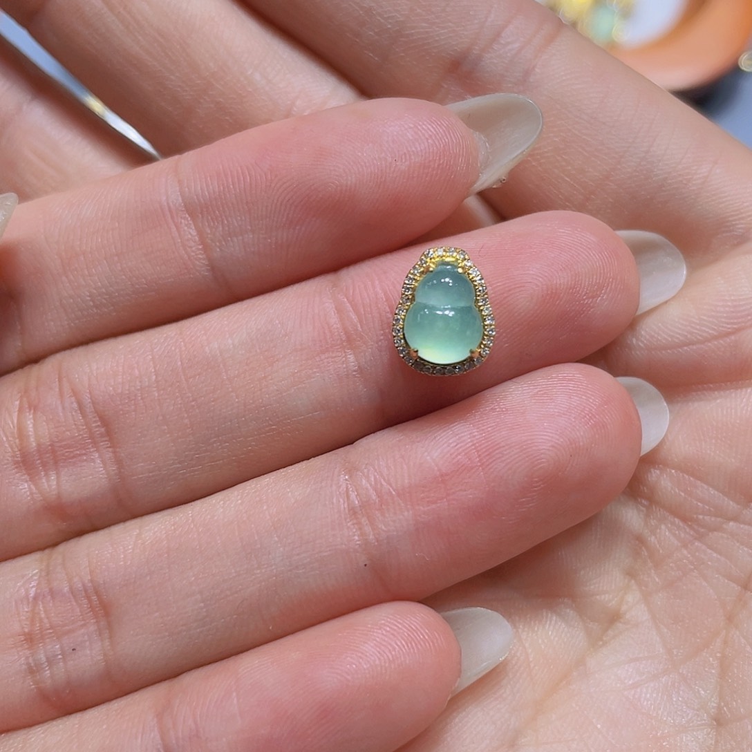 翡翠吊坠(不含链)18K金镶嵌别**具