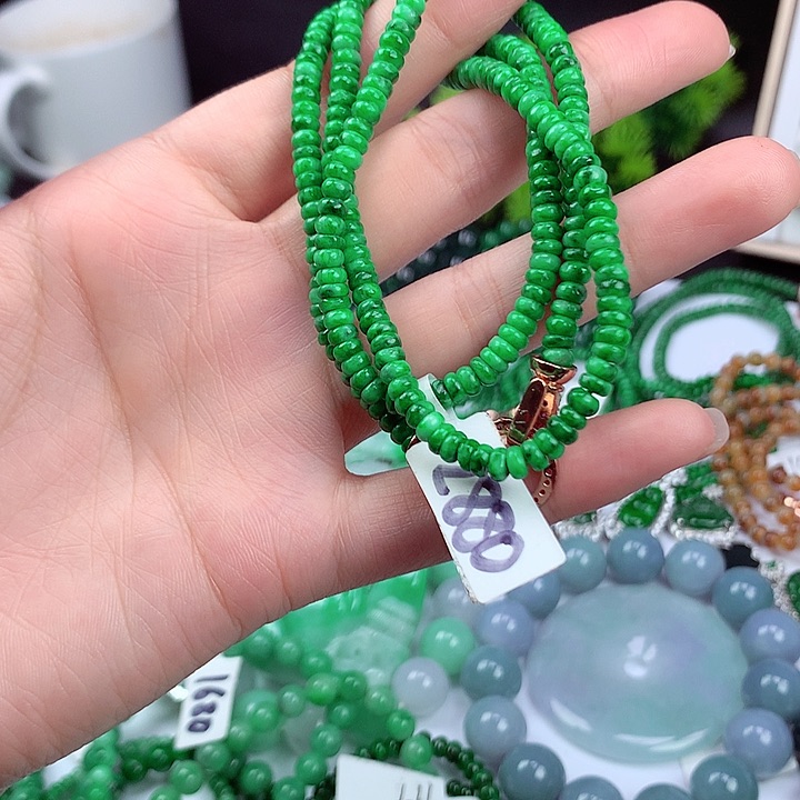 翡翠颈饰未镶嵌项链