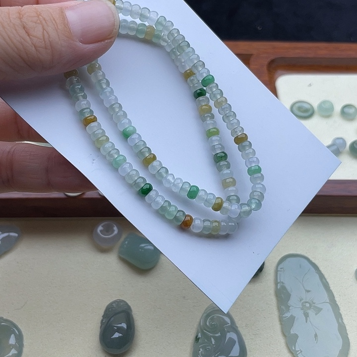 翡翠挂件未镶嵌阿*七