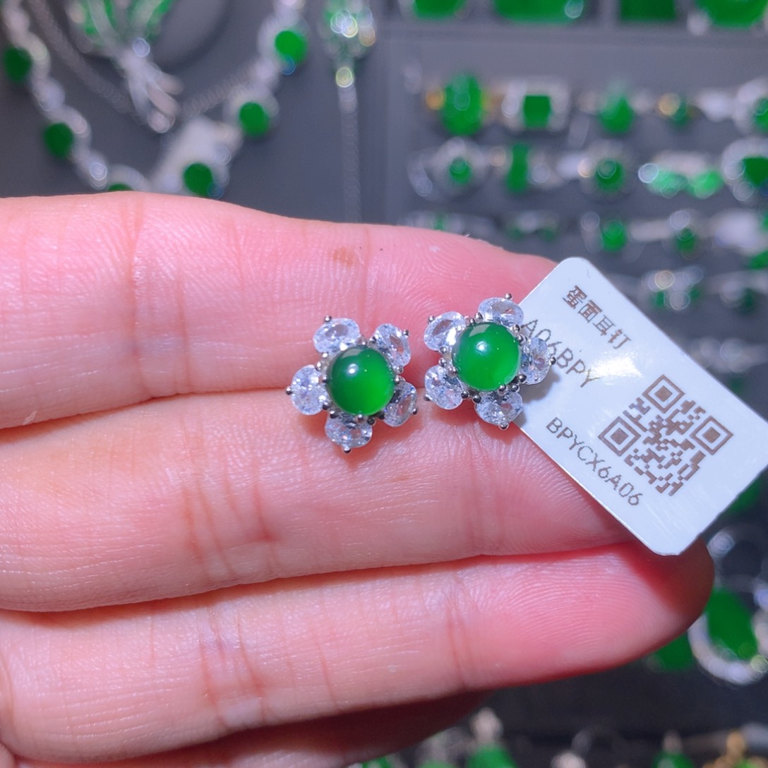 翡翠银S925镶嵌耳钉天然翡翠