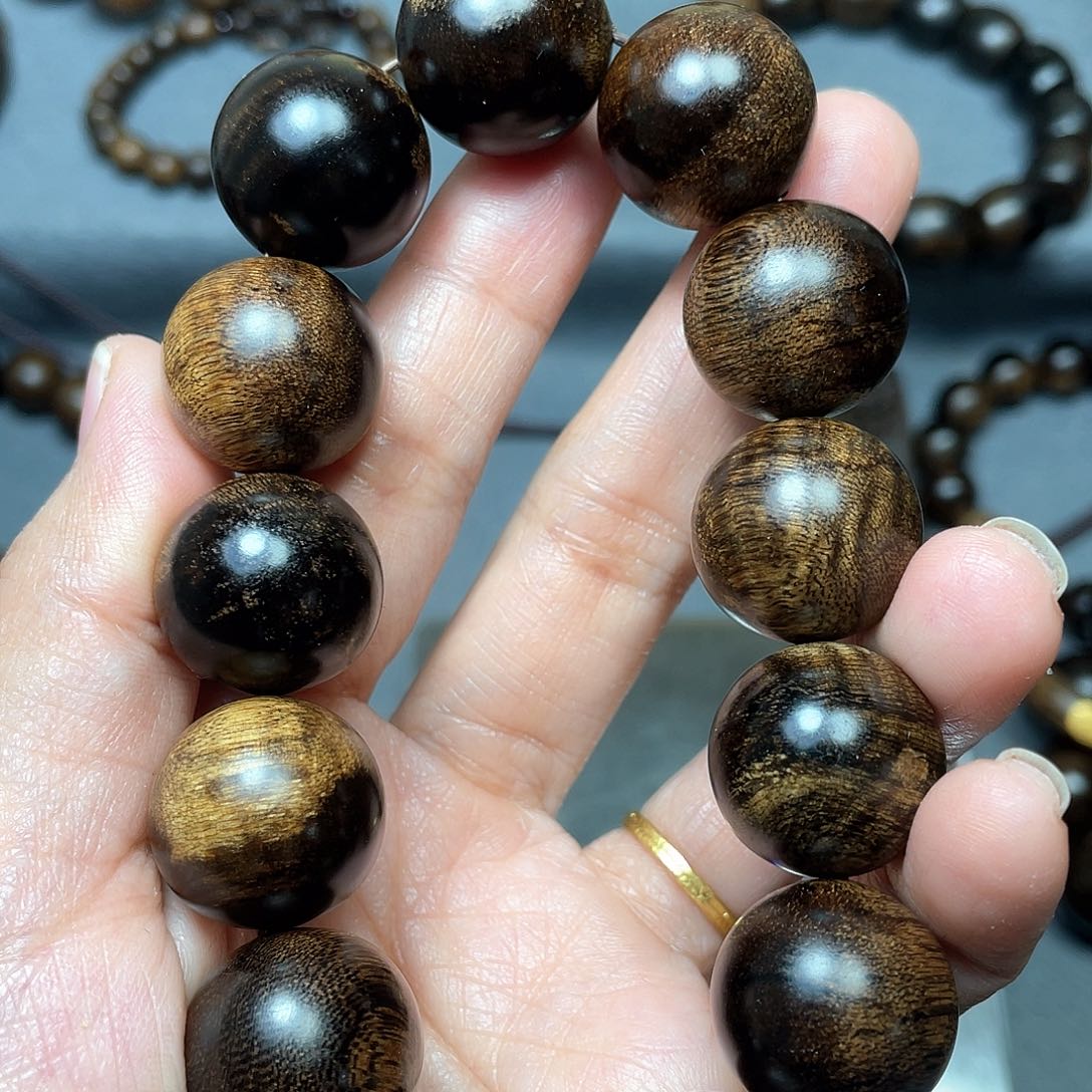 沉香手串小*白棋瘤疤1.8