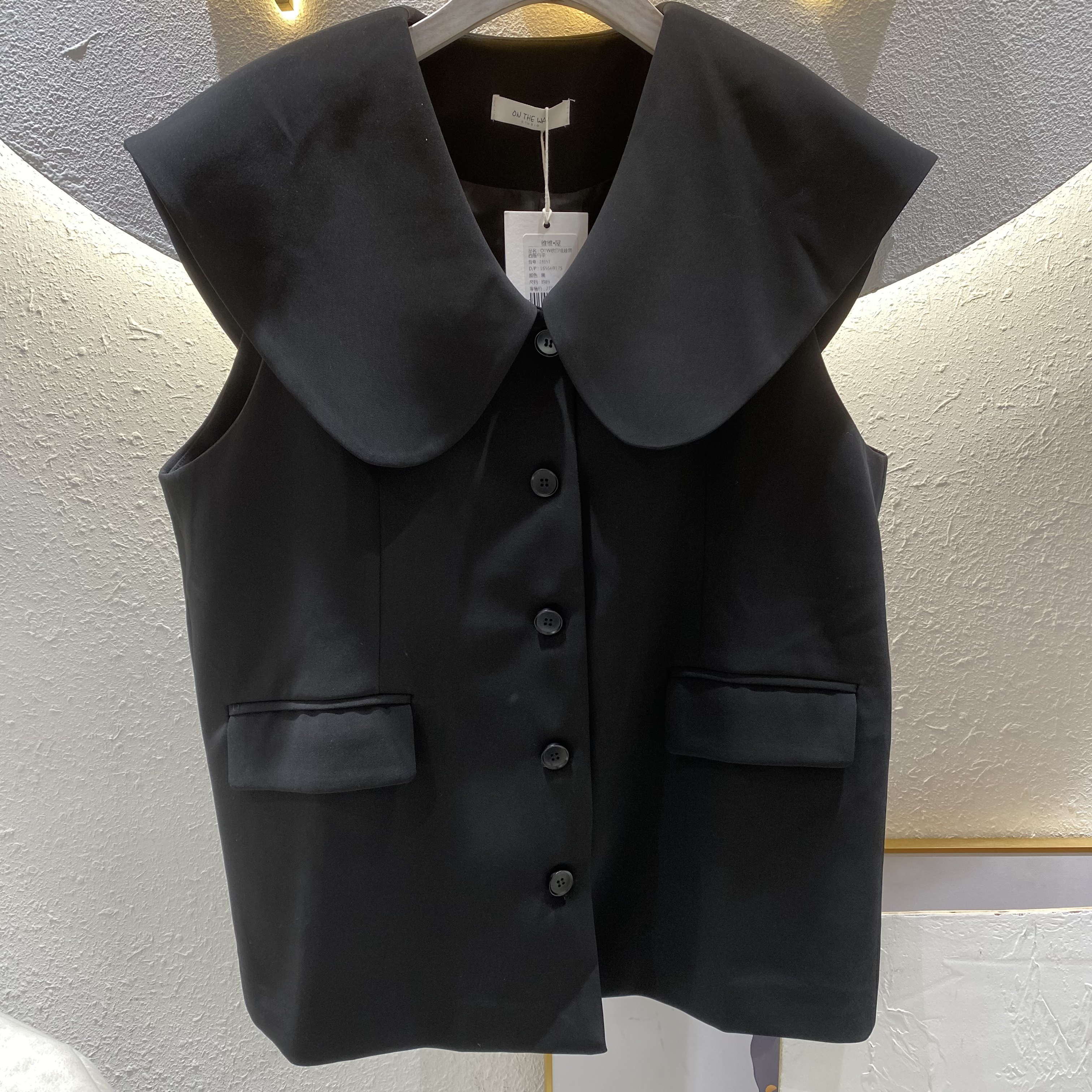 V·V·Studio【娃娃领西服马甲】