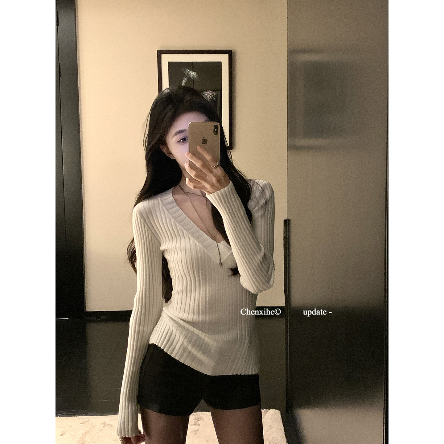 何晨曦 坑条长袖V领针织衫毛衣修身可外穿上衣秋新款内搭 T1226Z