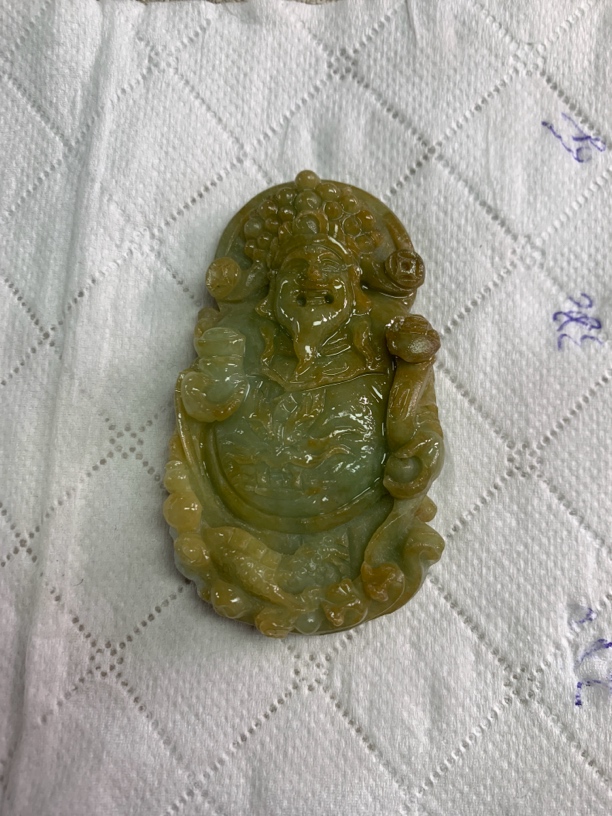 玉如军意翡翠珠宝