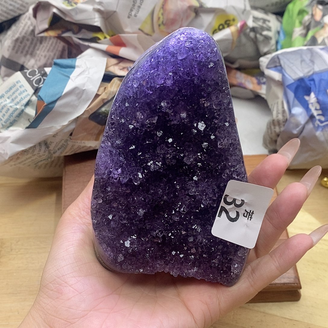 紫晶未镶嵌大型摆件（非配饰）