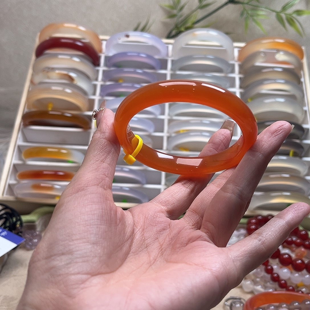 雪***子玛瑙/玉髓未镶嵌手镯