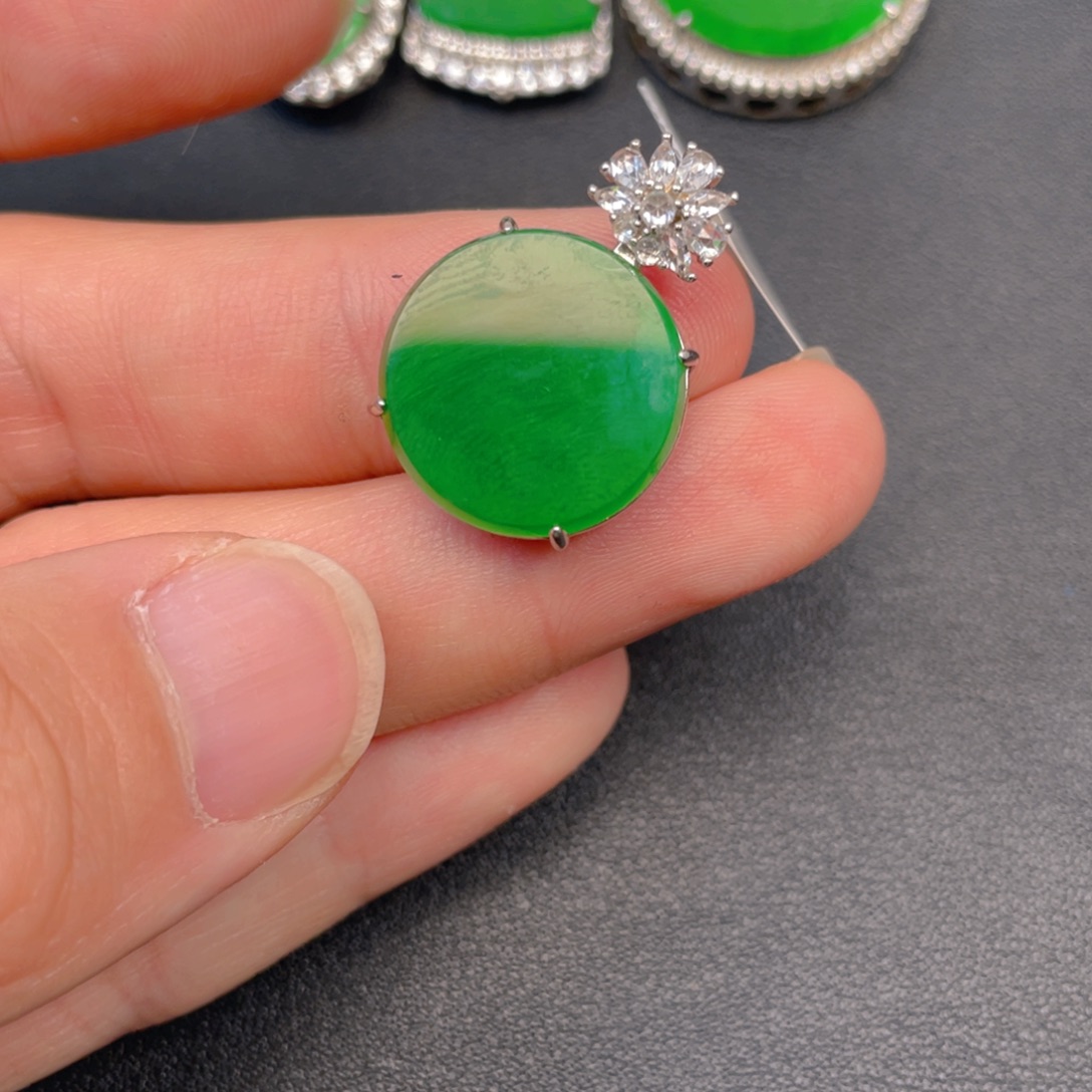 用***5吊坠(不含链)银S925镶嵌翡翠