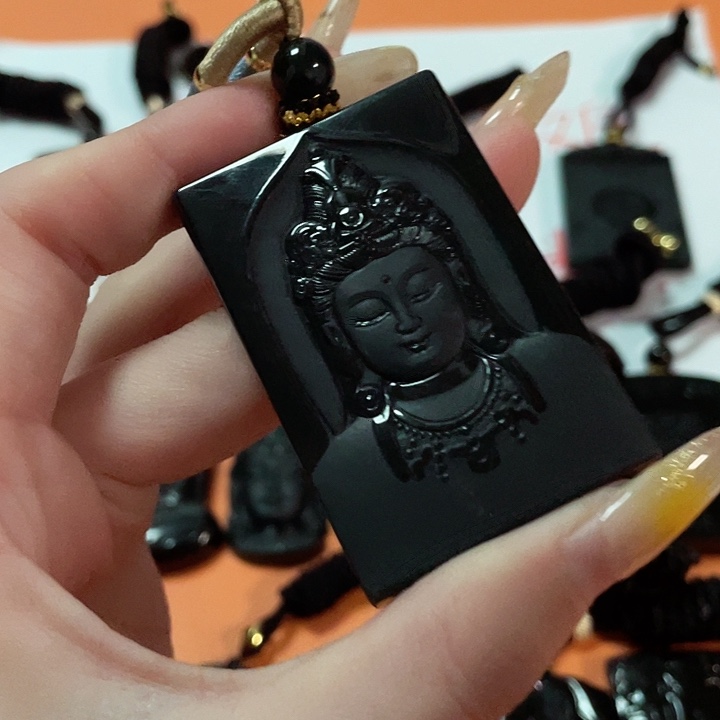 翡翠挂件未镶嵌哎**维