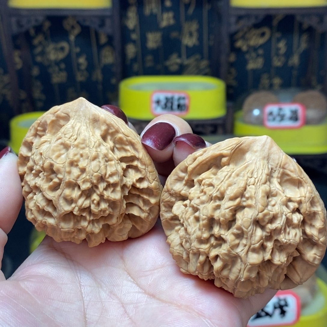 文玩核桃把件奕*官帽