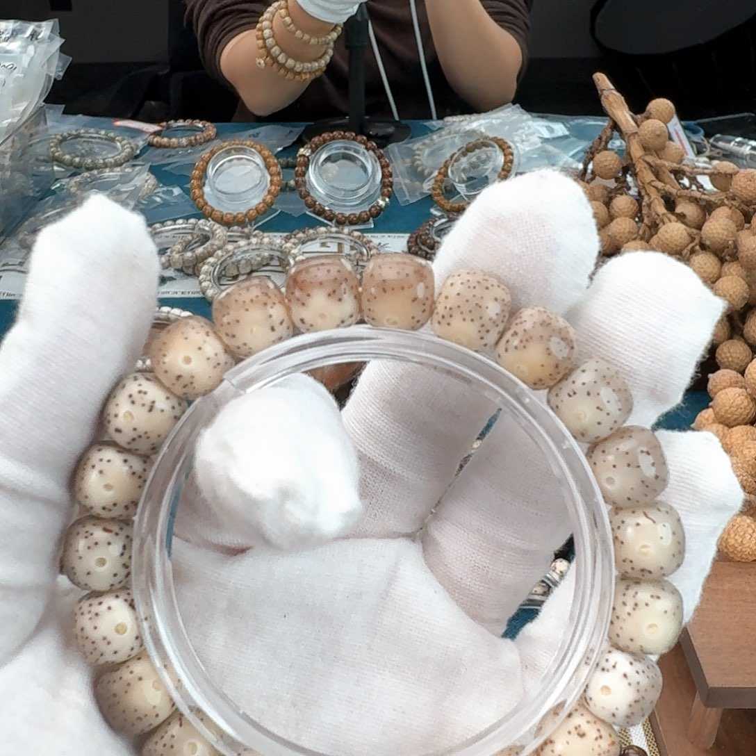 星月菩提手串灰冰糯透