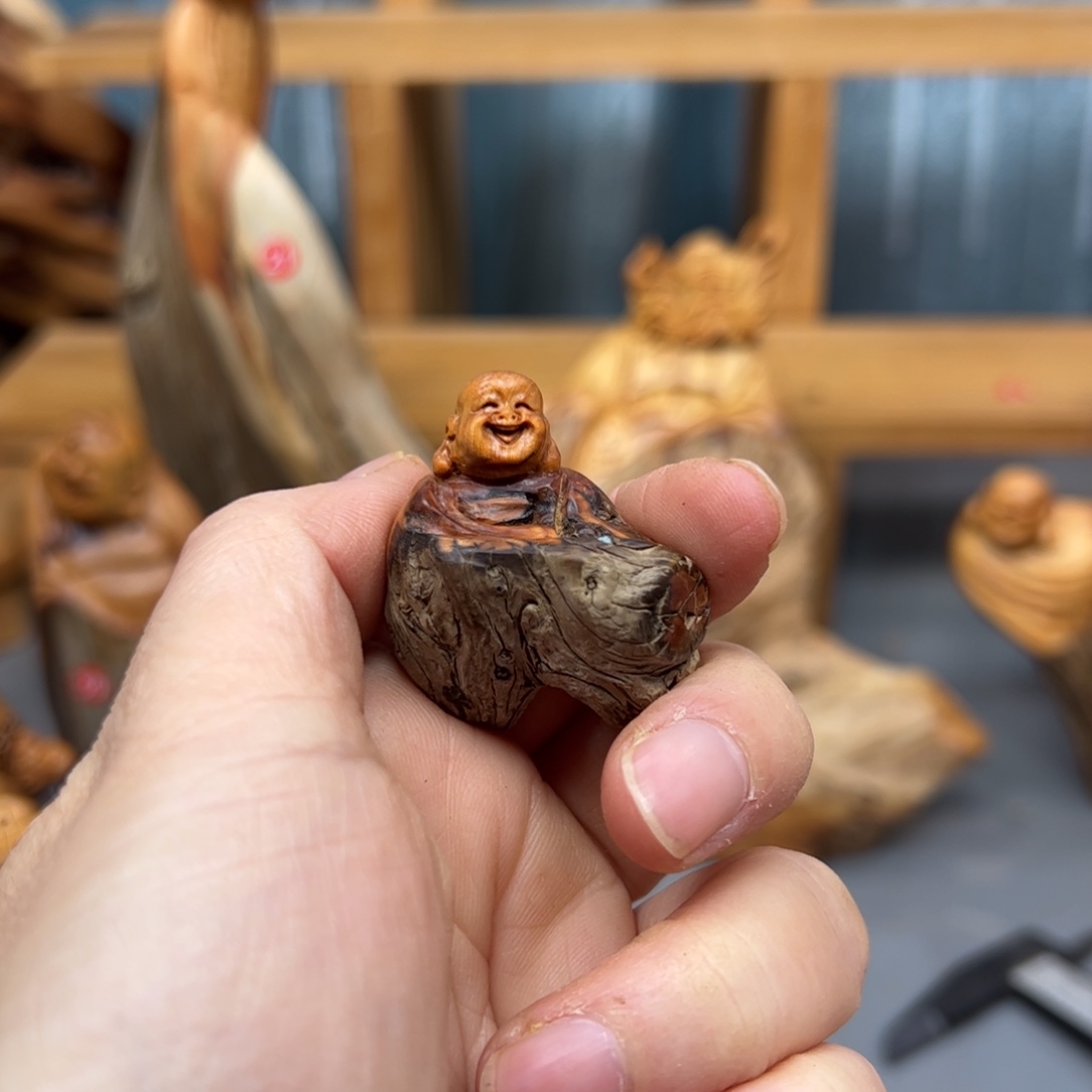 吴****柏木崖柏木摆件手把件