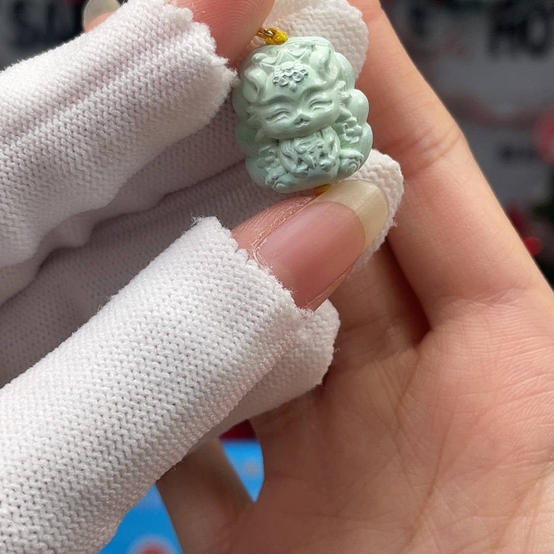 绿松石未镶嵌挂件