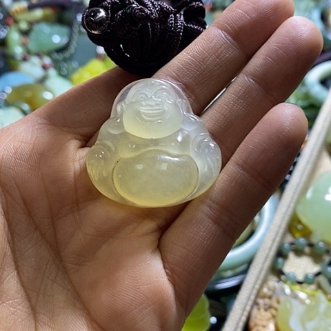 岫玉颈饰未镶嵌一个