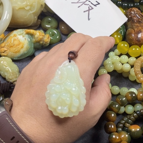 未镶嵌蛇纹石玉手链