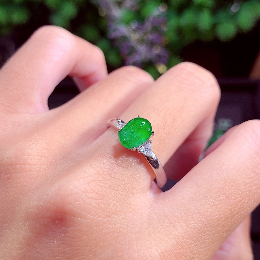 颈饰未镶嵌翡翠天然