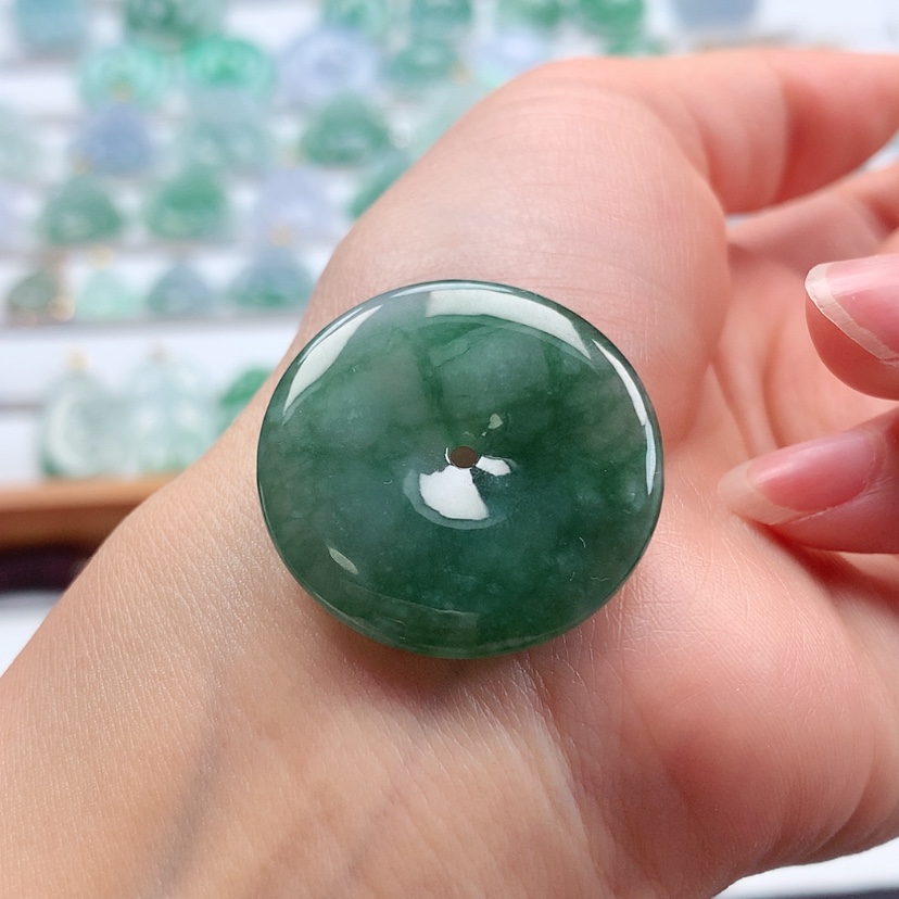 【闪购商品】翡翠吊坠(不含链)未镶嵌