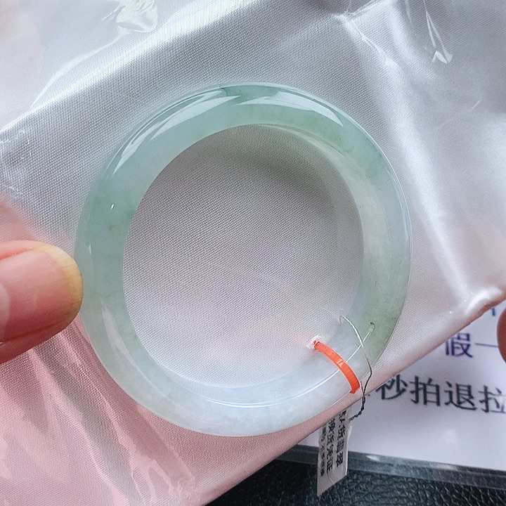 翡翠手镯未镶嵌天然翡翠手镯