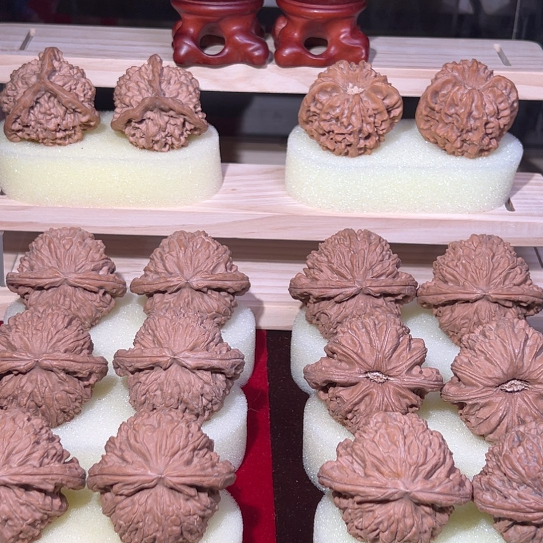 叶***子吊坠文玩核桃三角白