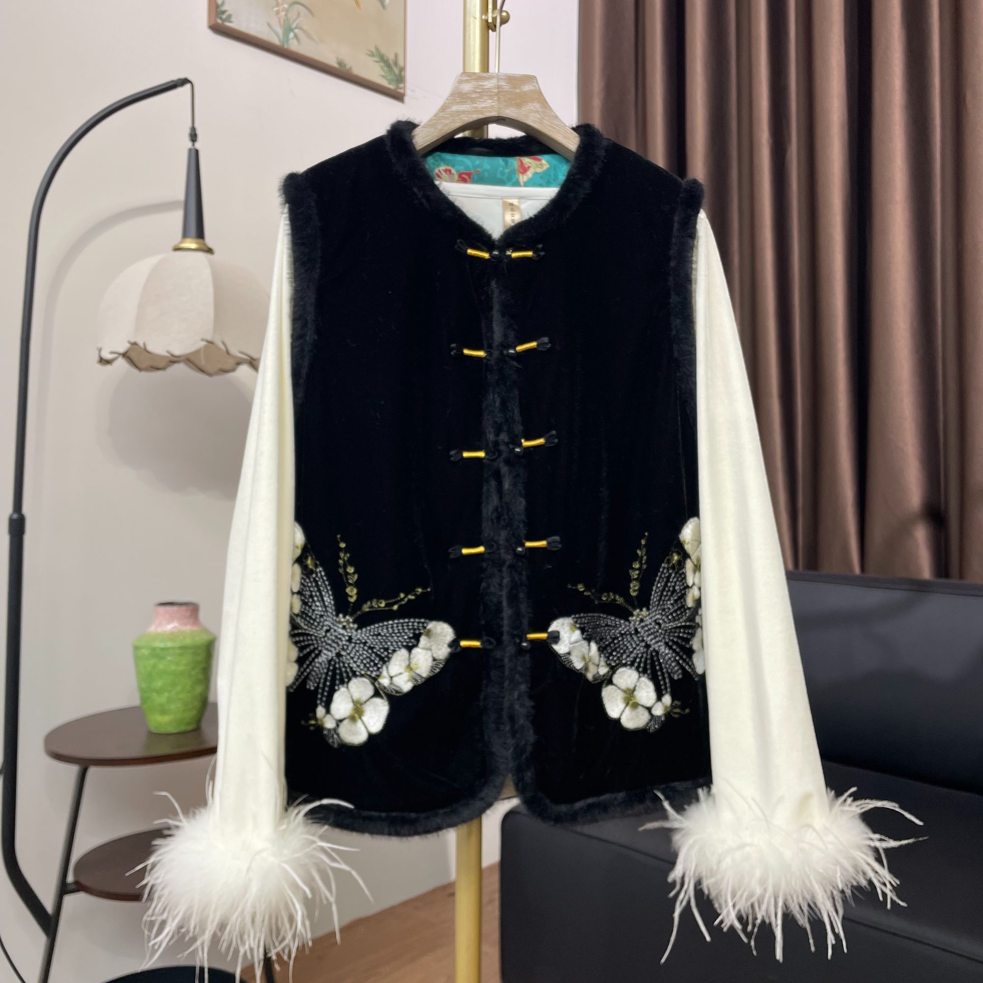 加绒薄棉秋季女文艺风刺绣优雅风立领时尚刺绣蝴蝶马甲