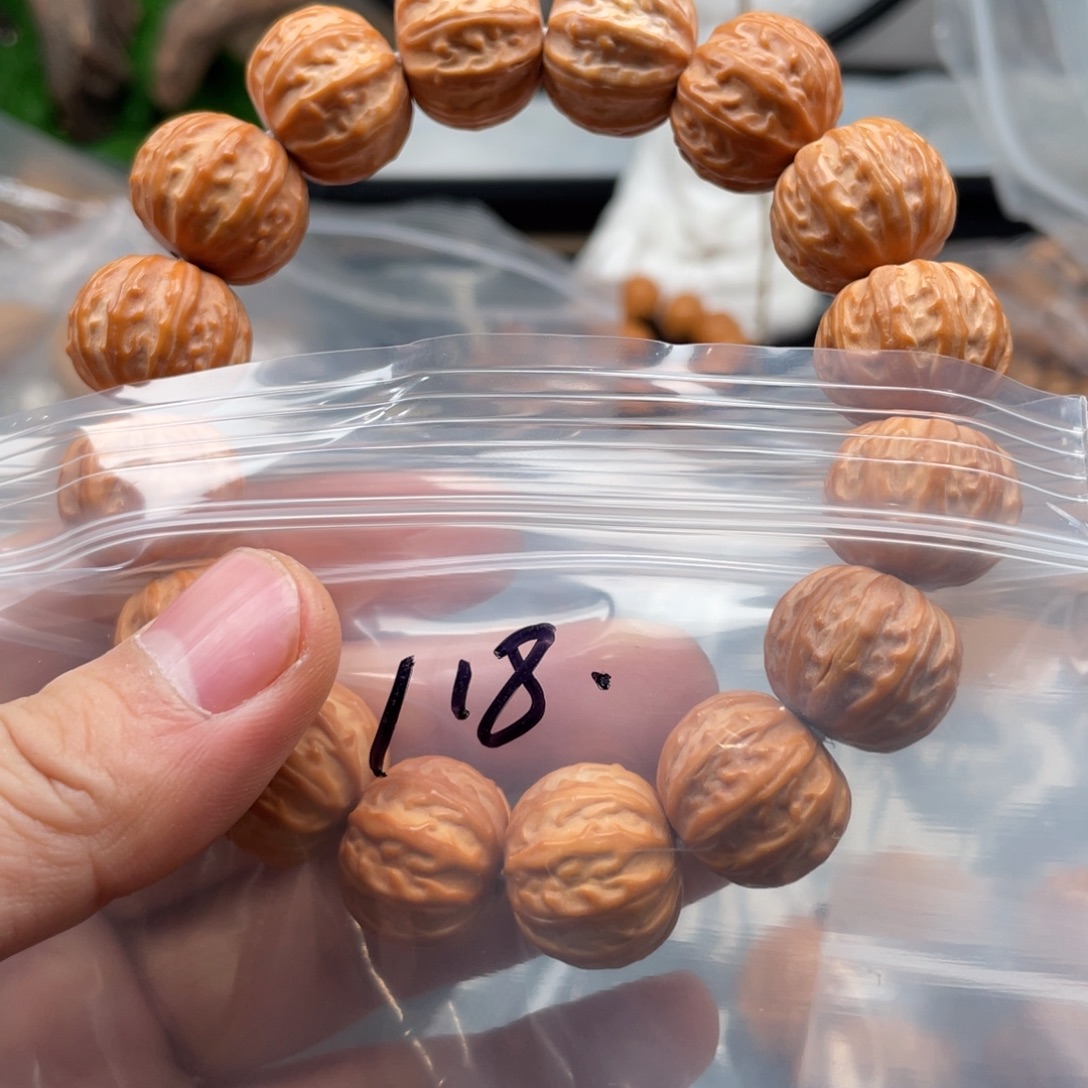 橄榄核吊坠猴头虎