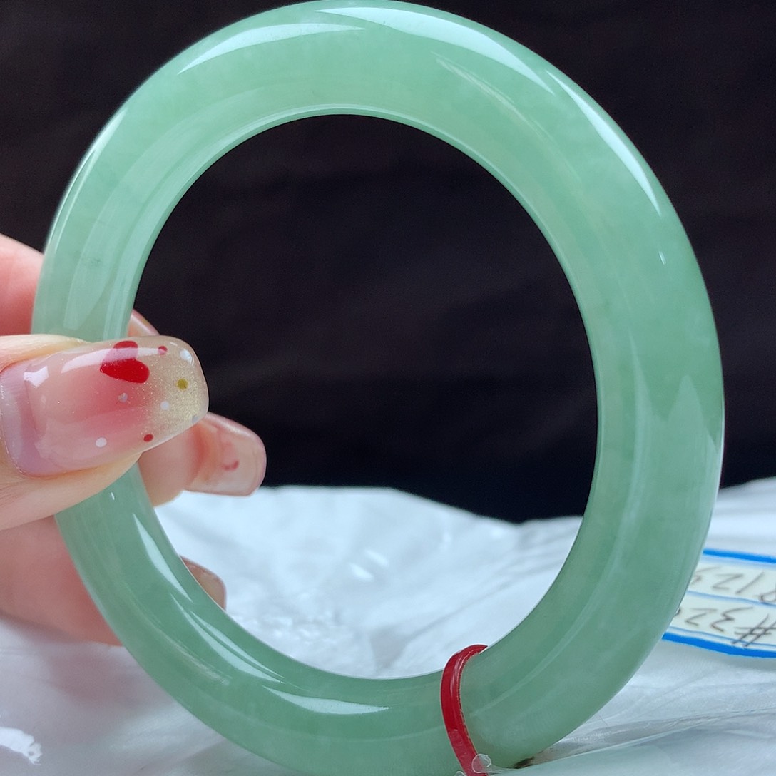 翡翠手镯未镶嵌落**雨78125，