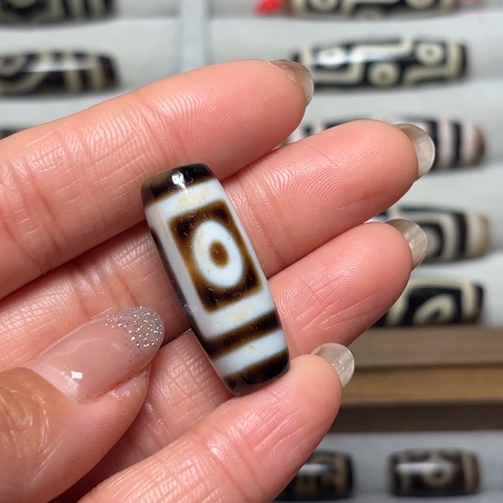 未镶嵌颈饰玛瑙/玉髓星***者