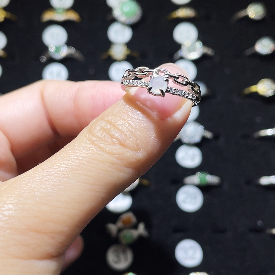 翡翠未镶嵌戒指戒指