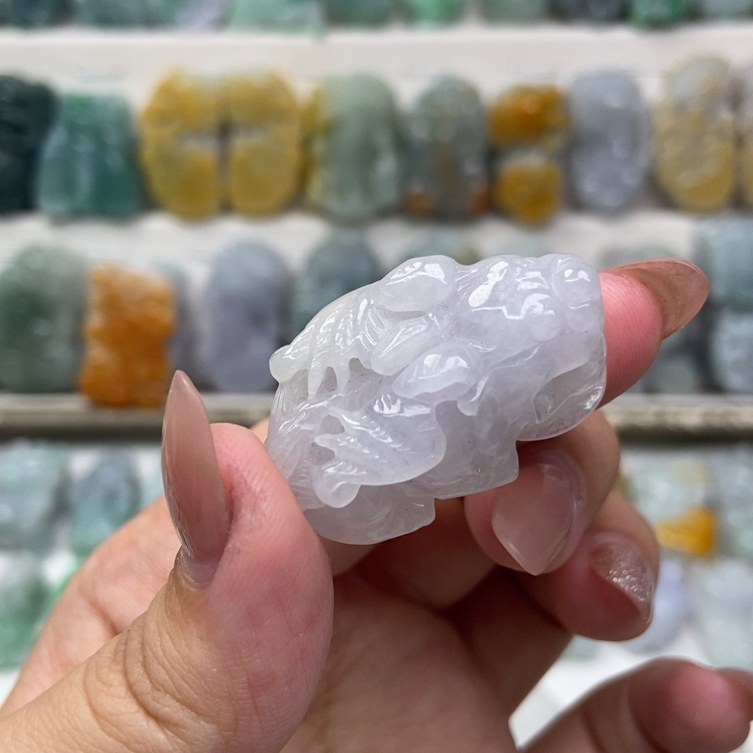 翡翠未镶嵌吊坠(赠链)口含珠