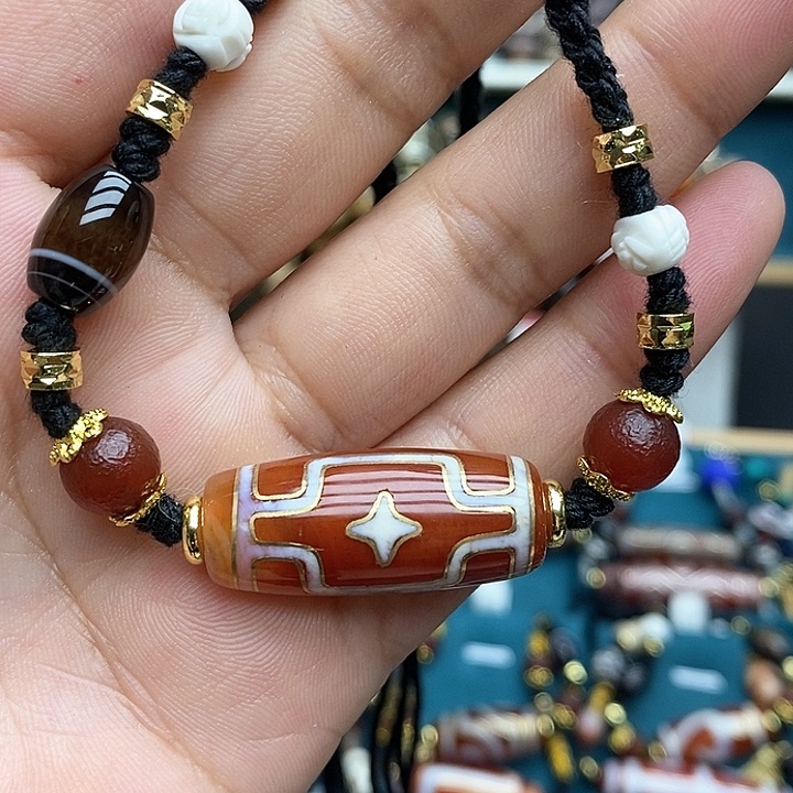 玛瑙/玉髓颈饰合金