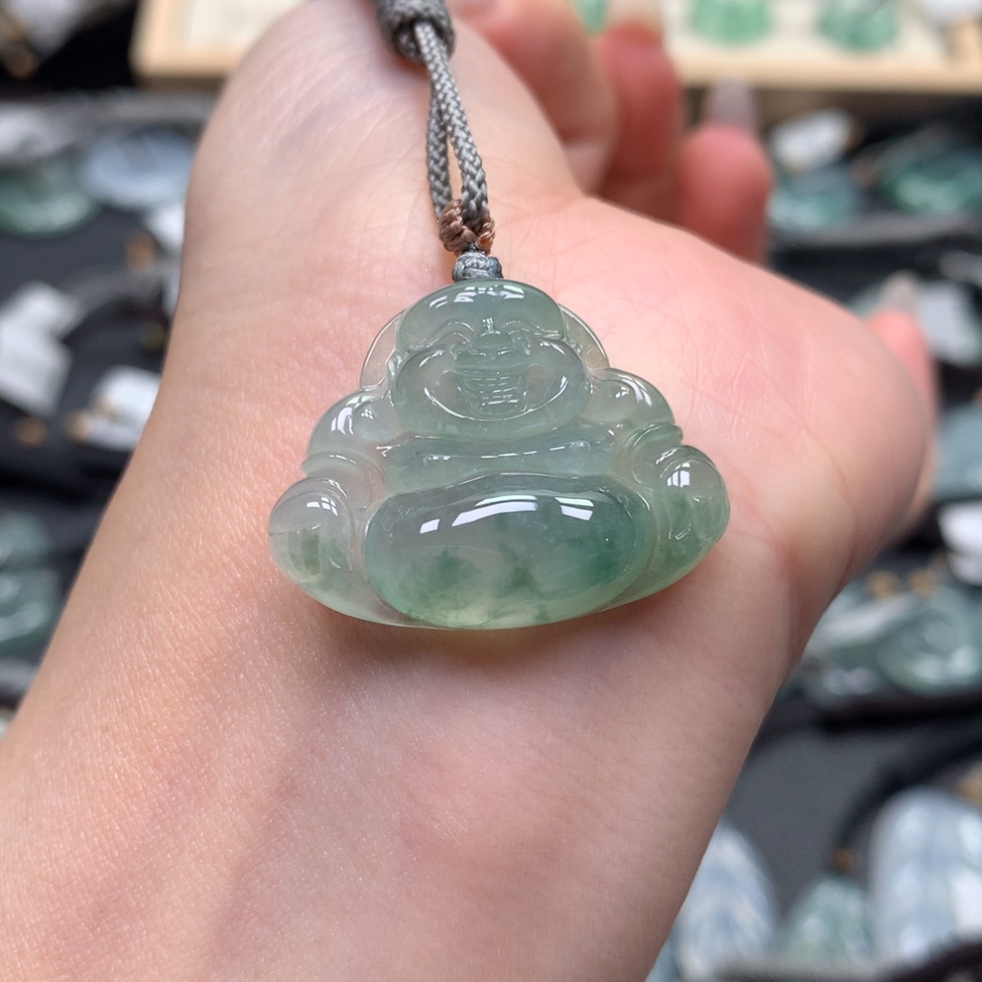 翡翠颈饰未镶嵌佛公