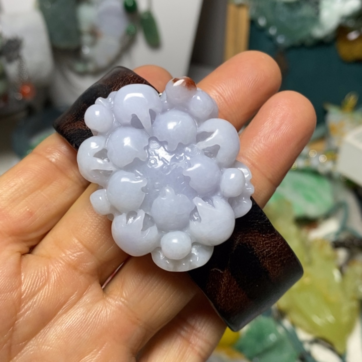 【闪购商品】翡翠吊坠(赠链)未镶嵌嘉****杨