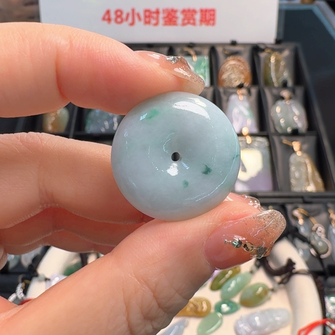 颈饰未镶嵌翡翠平安扣