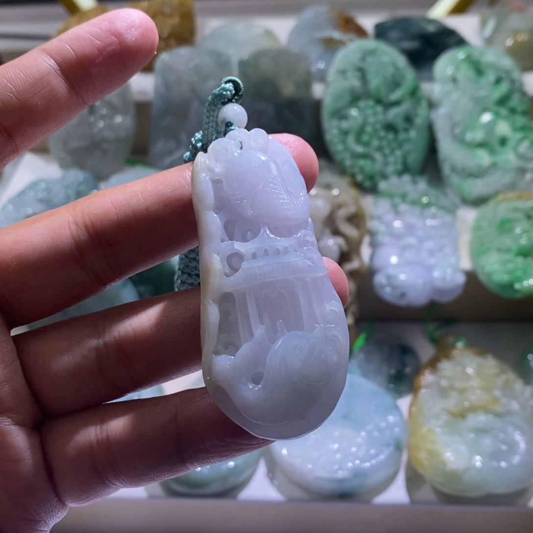 【闪购商品】翡翠颈饰未镶嵌鱼跃龙门