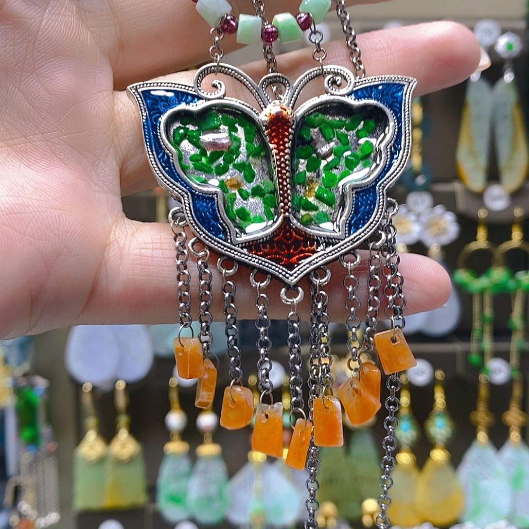 未镶嵌翡翠耳饰翡翠