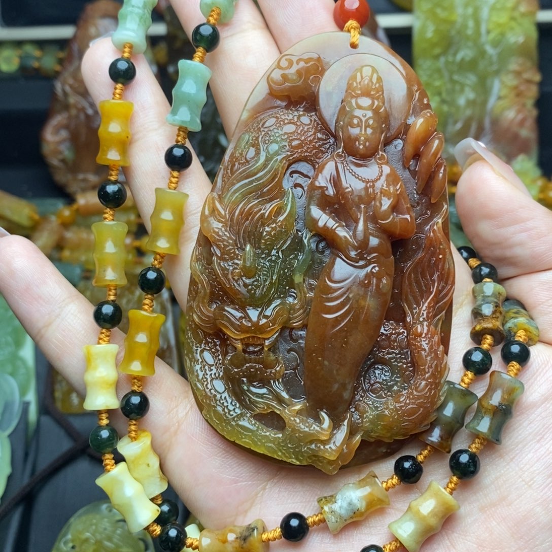 正***义蛇纹石玉未镶嵌颈饰