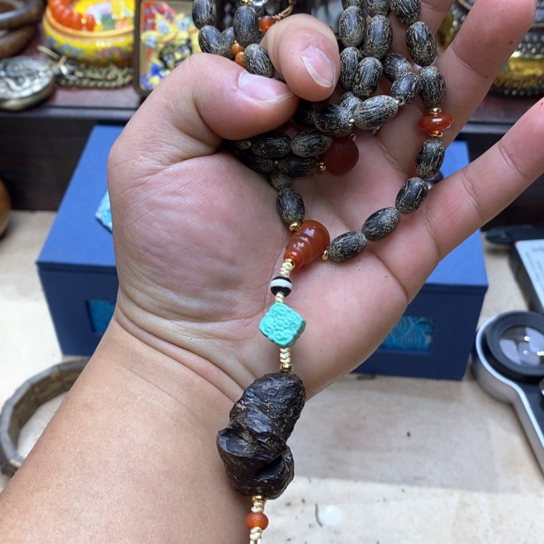 大叶紫檀（黑酸枝木类）