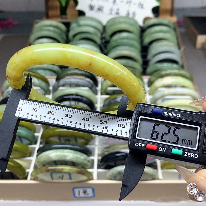 未镶嵌蛇纹石玉手镯31