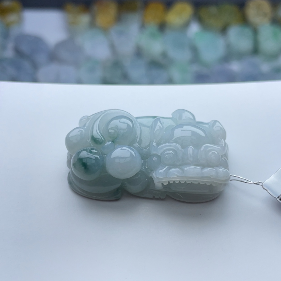 翡翠颈饰未镶嵌红*貔貅