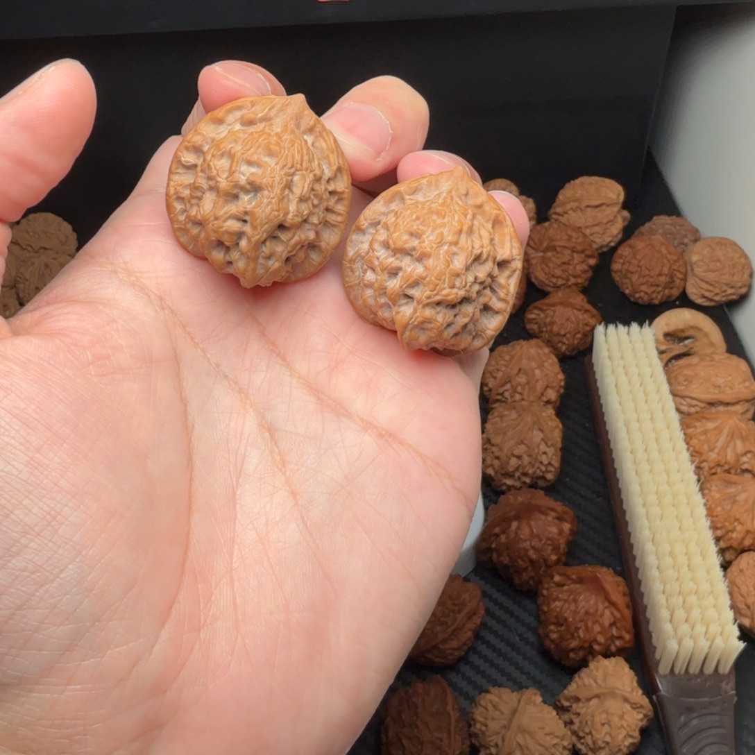 文玩核桃把件红蛟龙边33