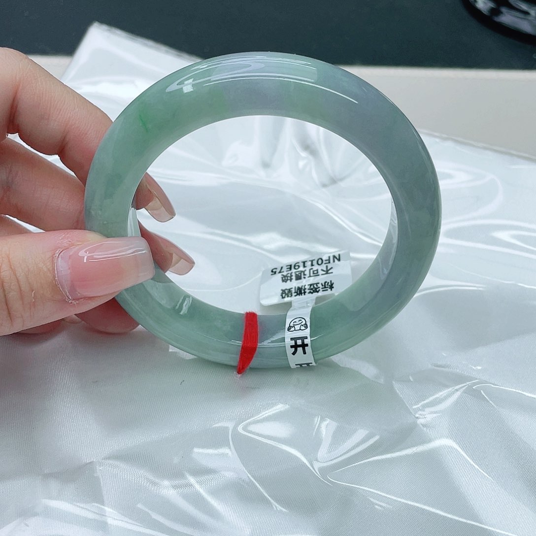 翡翠手镯未镶嵌正58.5