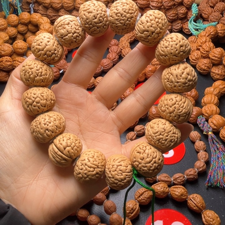 文玩核桃吊坠桃核