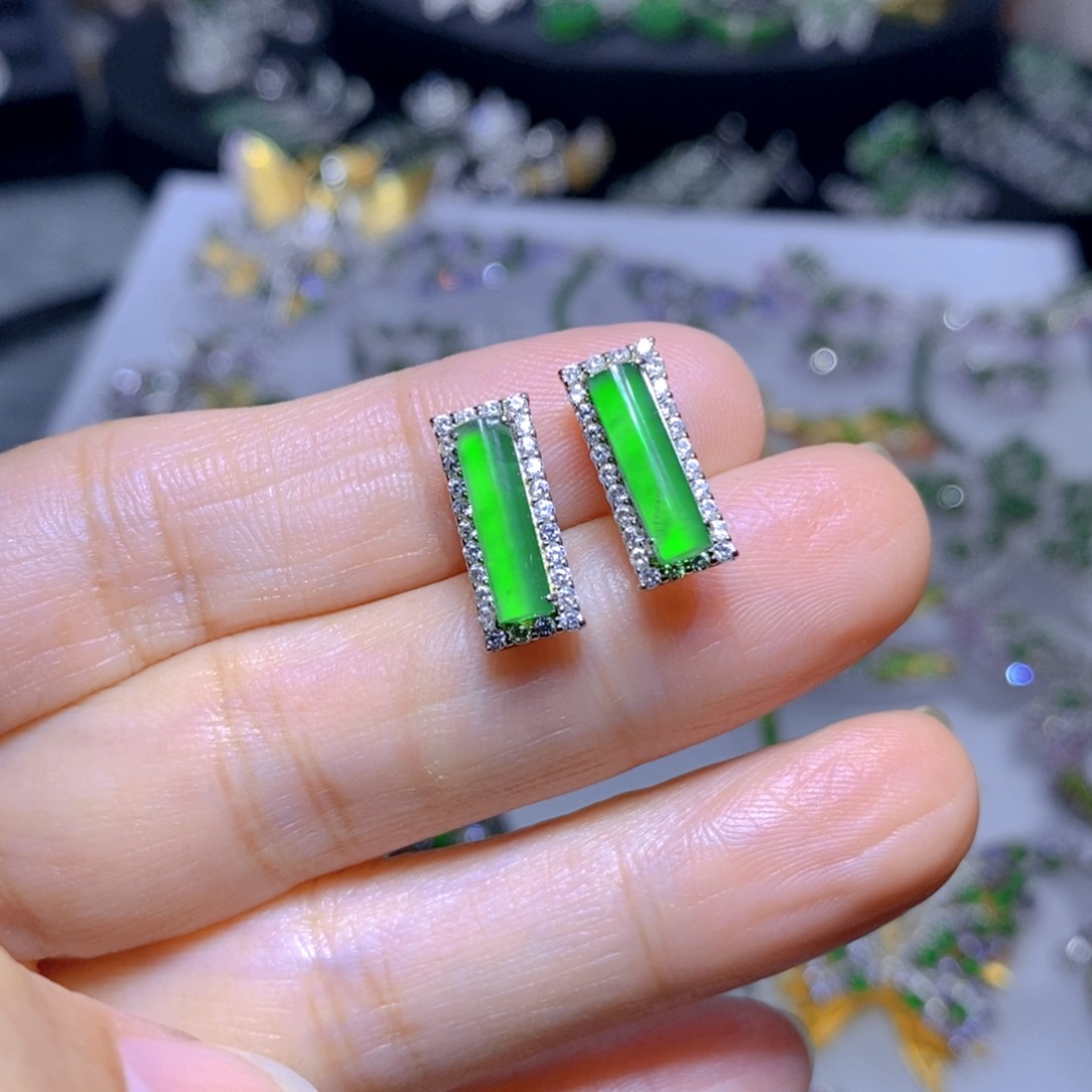 翡翠颈饰银S925镶嵌天然翡翠