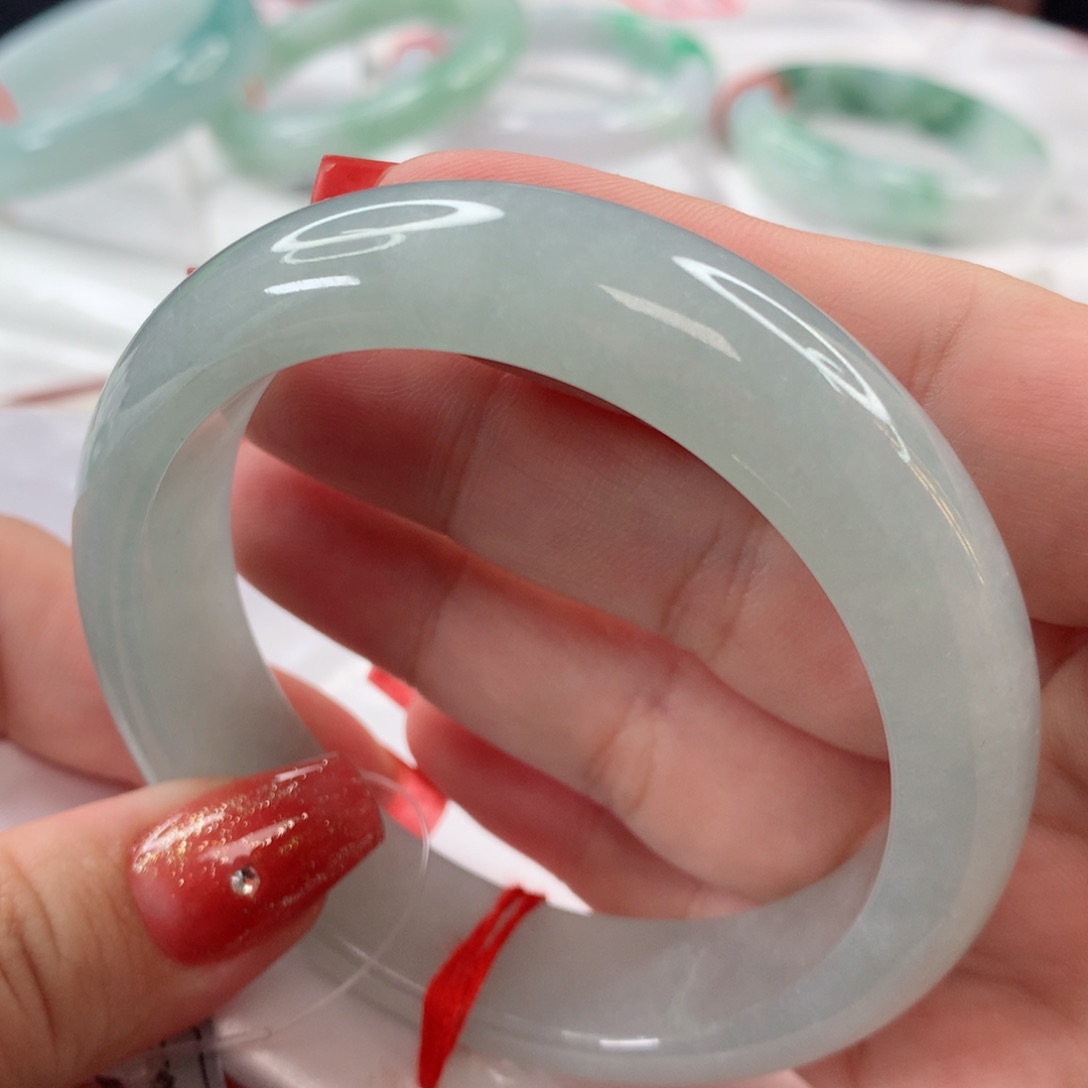 翡翠手镯未镶嵌心**白57圈口