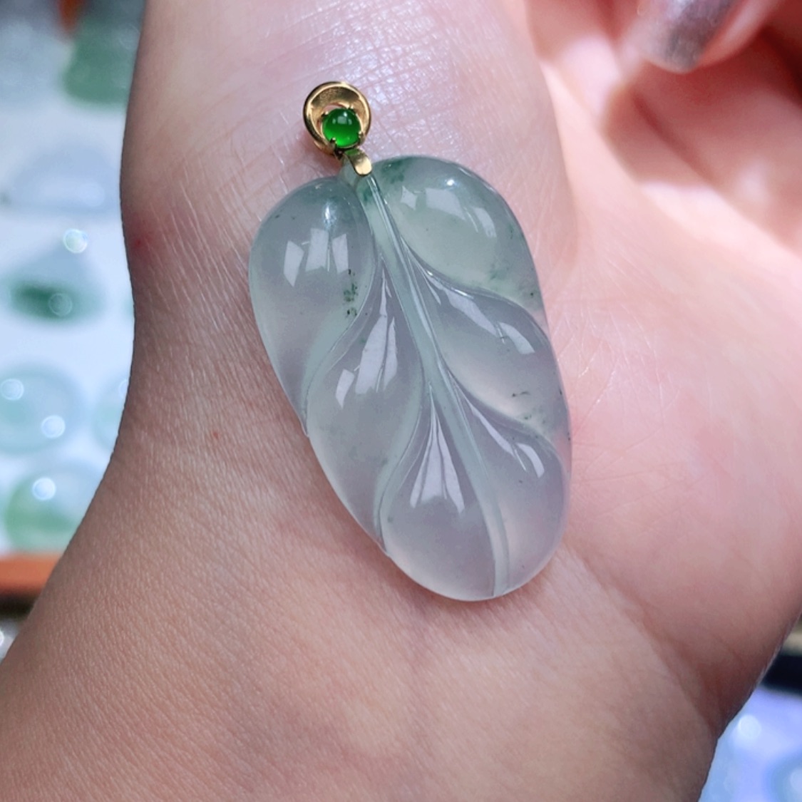 【闪购商品】翡翠颈饰18K金镶嵌叶子