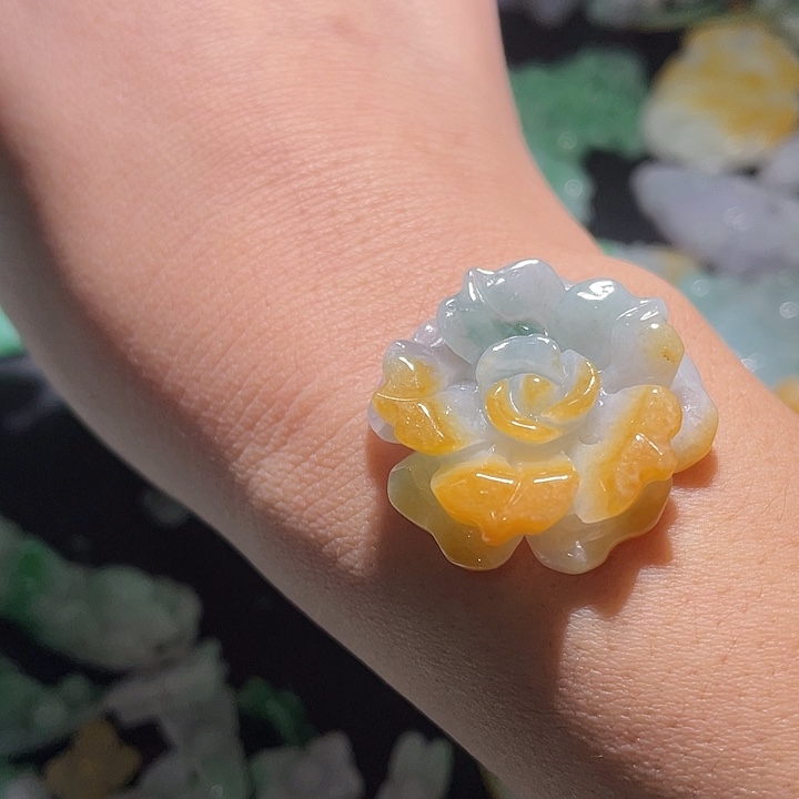 颈饰未镶嵌翡翠天