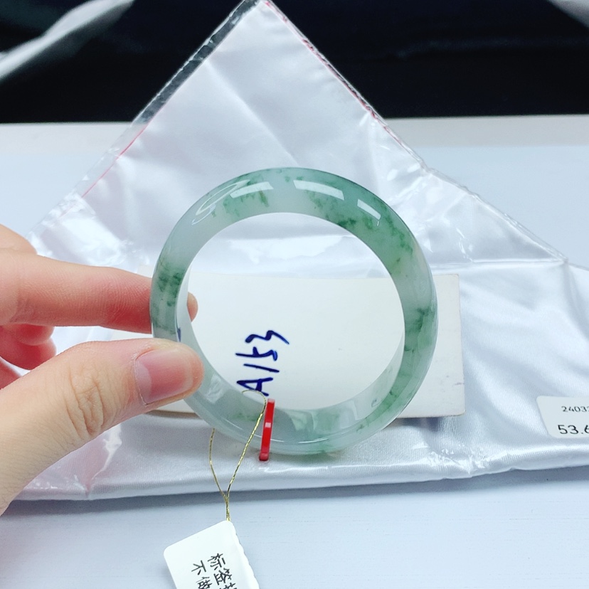 【闪购商品】翡翠手镯（贵妃镯）未镶嵌天然缅甸a货手镯53+