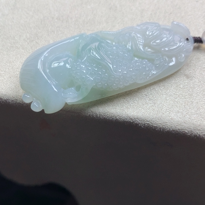 翡翠颈饰未镶嵌吊坠